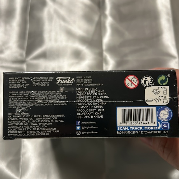 Funko POP! Pin - Marvel Studios Hawkeye Kate Bishop #SE - Enamel Pin SEALED - Picture 7 of 9